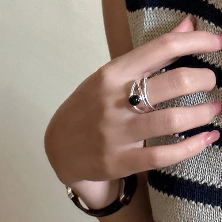 Svart Onyx Multi-Line Ring – Arden