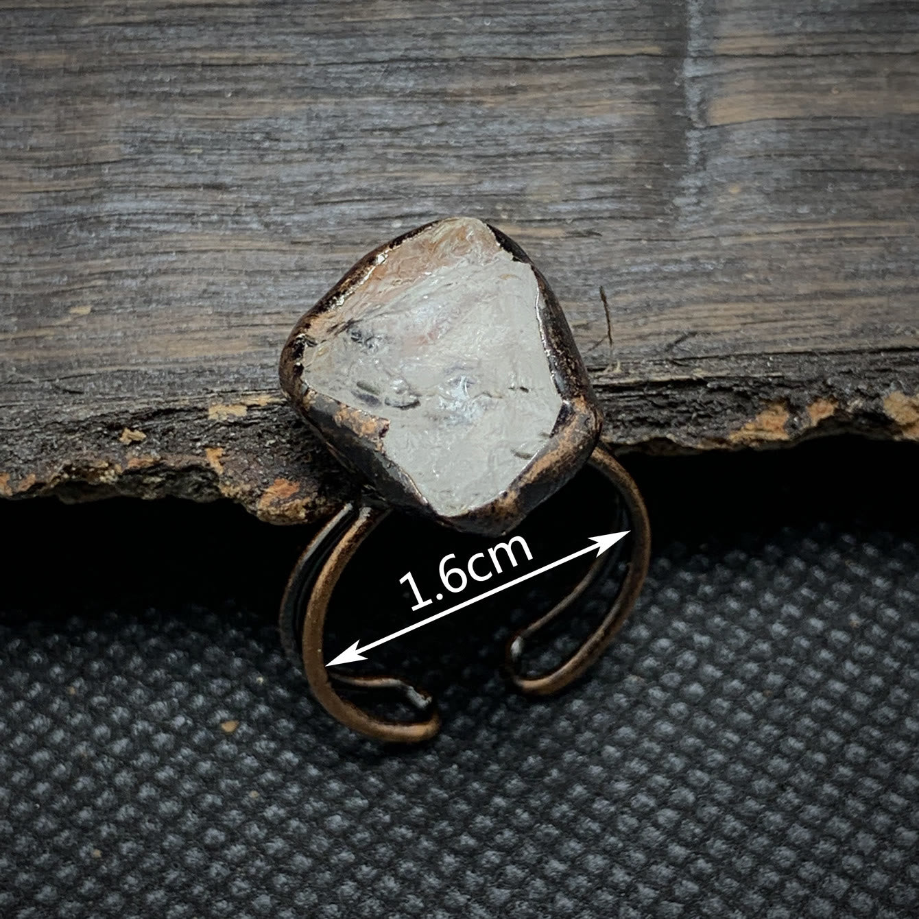 Naturlig råsten födelse ring – Selina