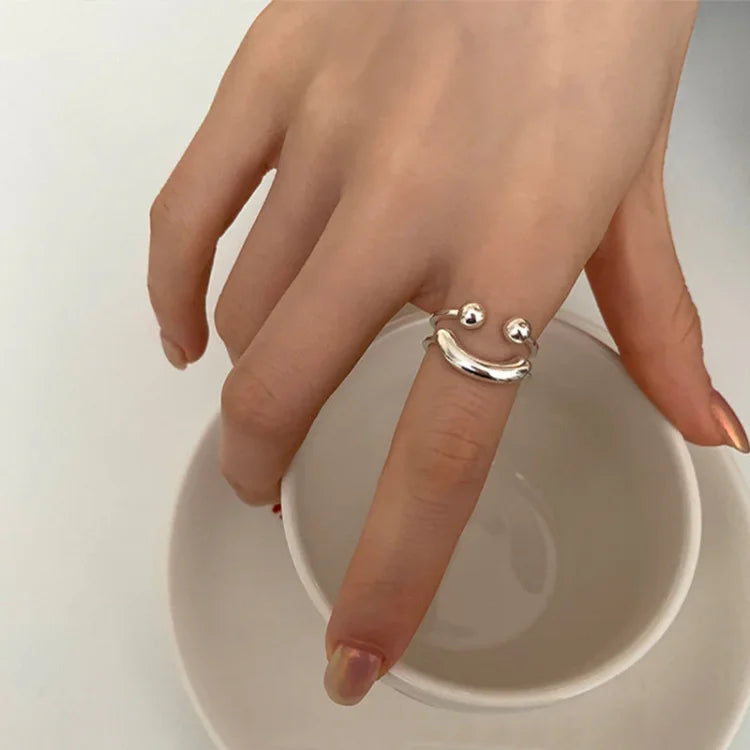 Smiley Justerbar Ring – Mila