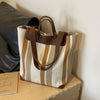 MetroStripe Casual Tote – Funktionalitet och Design