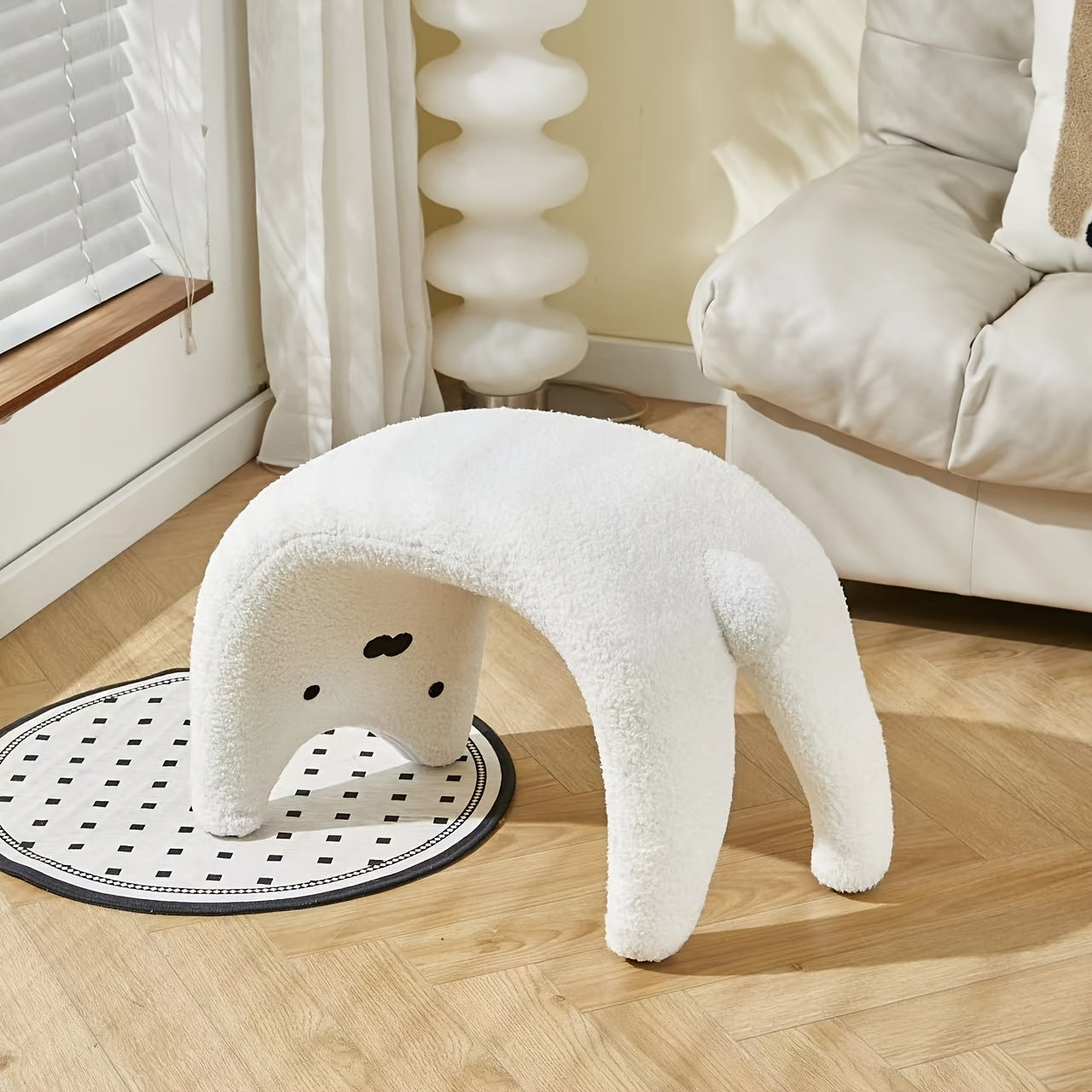 Kattformad Plyschpuff – Mysig och Funktionell Design