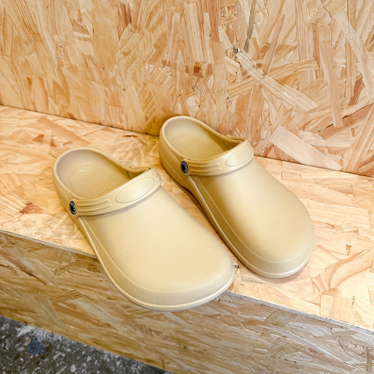 Halkfria Trädgårds- och Arbetsklumpar för Män – Bekväma Slip-ons för Alla Säsonger
