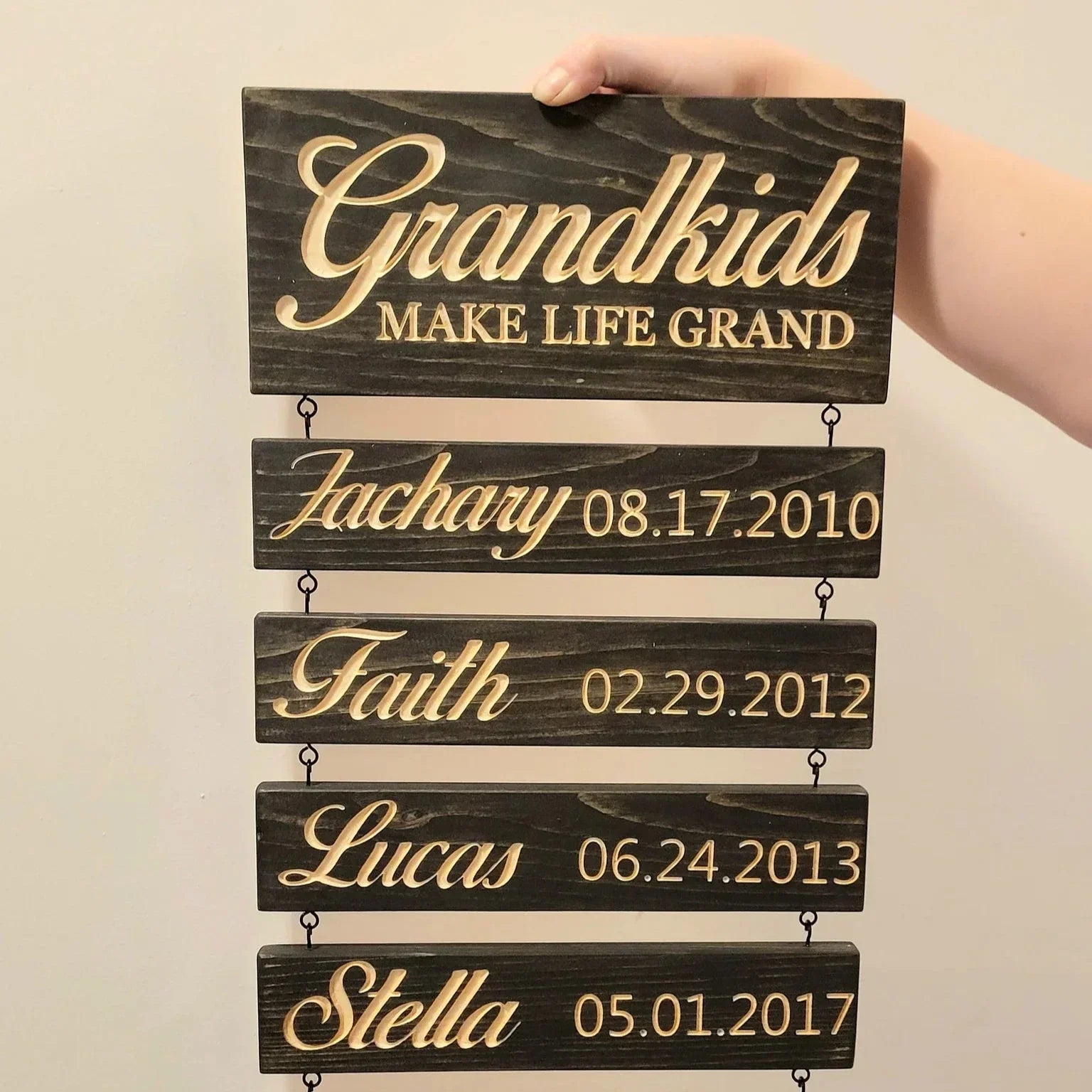 Placa Familiar Personalizada LegacyLuxe | Regalo familiar elegante de madera con nombres y fechas grabados