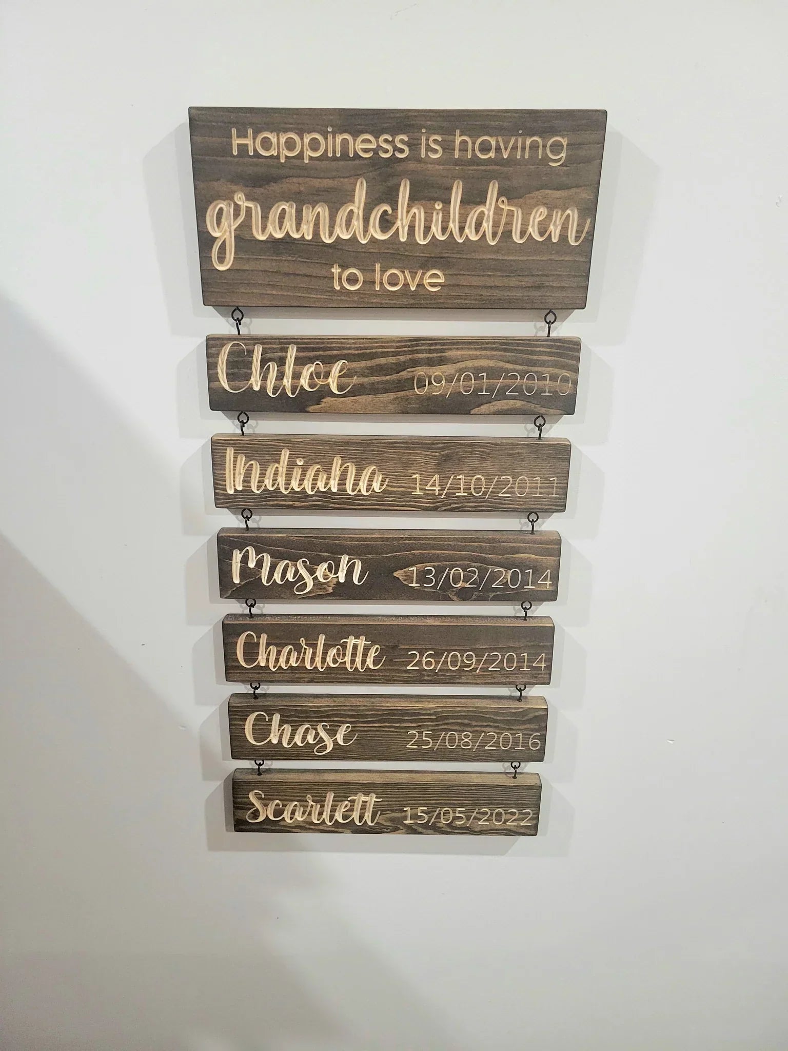 Placa Familiar Personalizada LegacyLuxe | Regalo familiar elegante de madera con nombres y fechas grabados