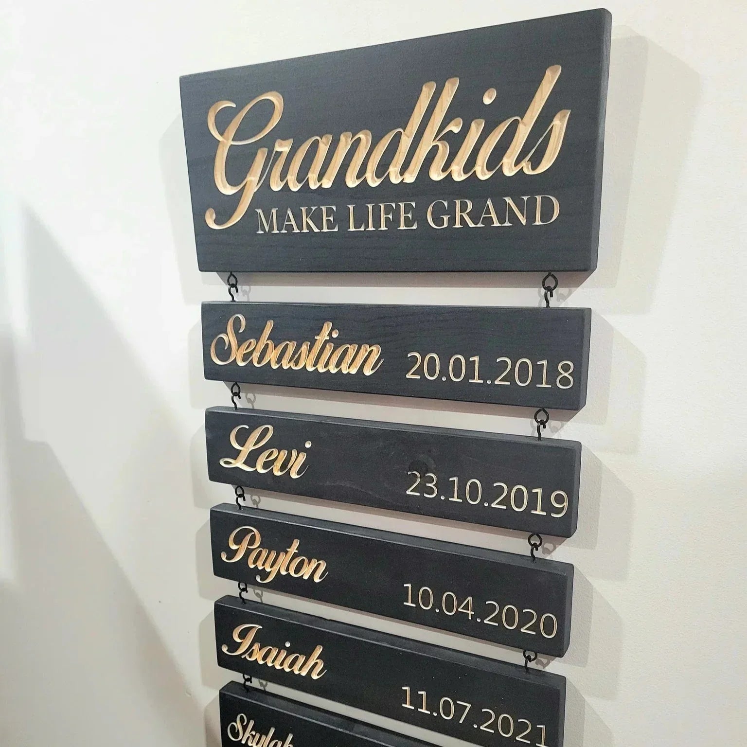 Placa Familiar Personalizada LegacyLuxe | Regalo familiar elegante de madera con nombres y fechas grabados