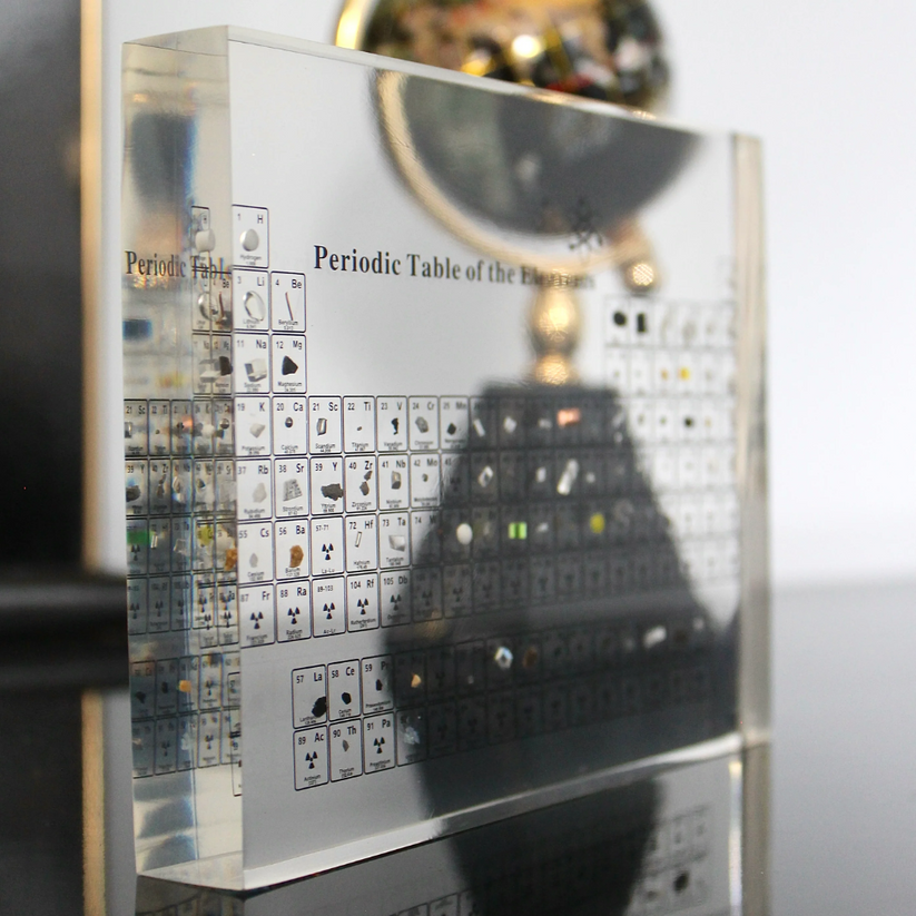 LuxaScience Periodiska Systemet | Stilfull 3D Akryl Display med Äkta Element