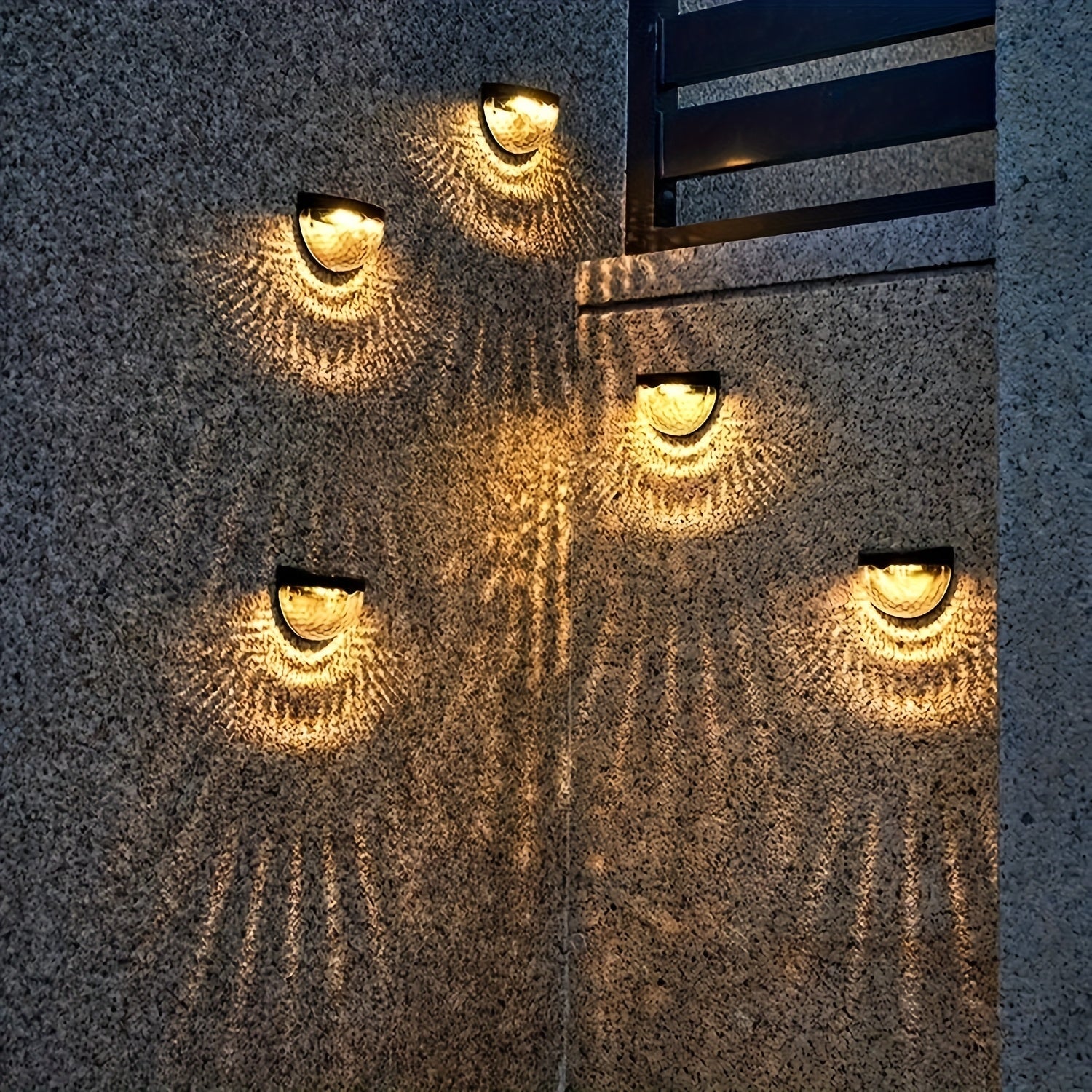 SolarGlow Halvrund LED-staketbelysning – Elegant och Hållbar