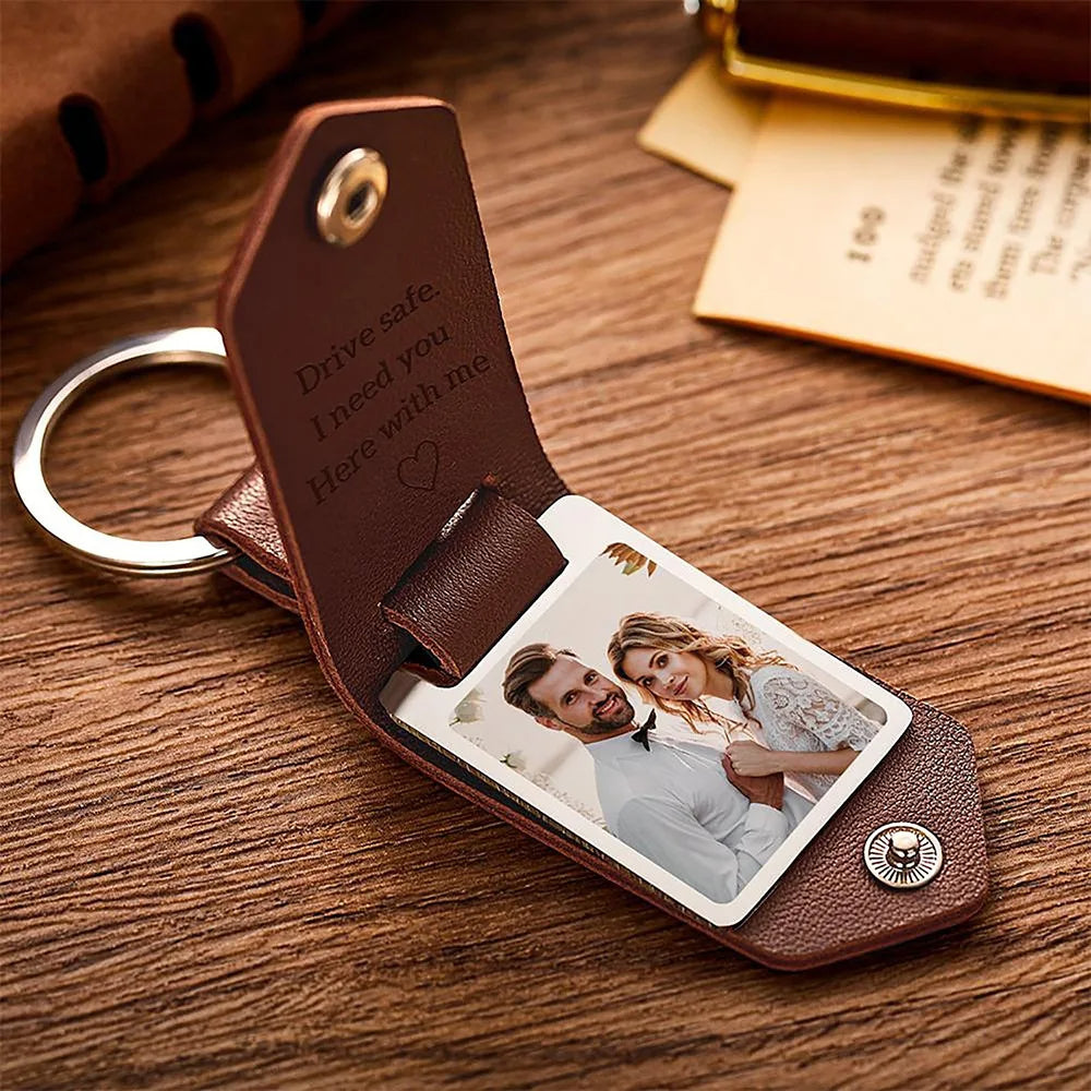 LoveForge Graverad Nyckelring Charm | Sentimental Present för Par vid Speciella Tillfällen