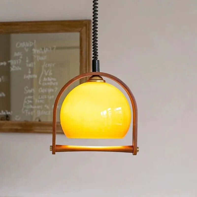 Taklampa i trä - Bauhausdesign