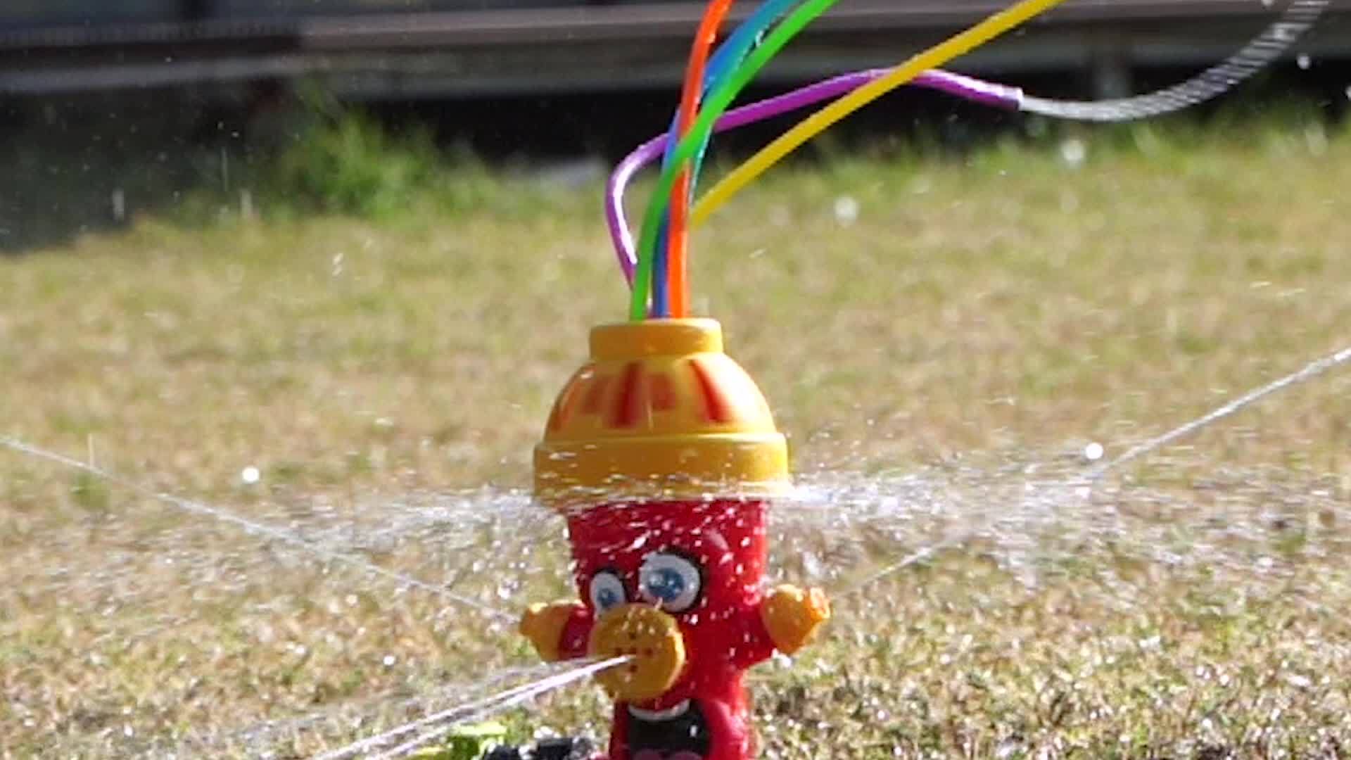 Lekfull Vattensprinkler Brandpost – Roligt och Uppfriskande för Barn