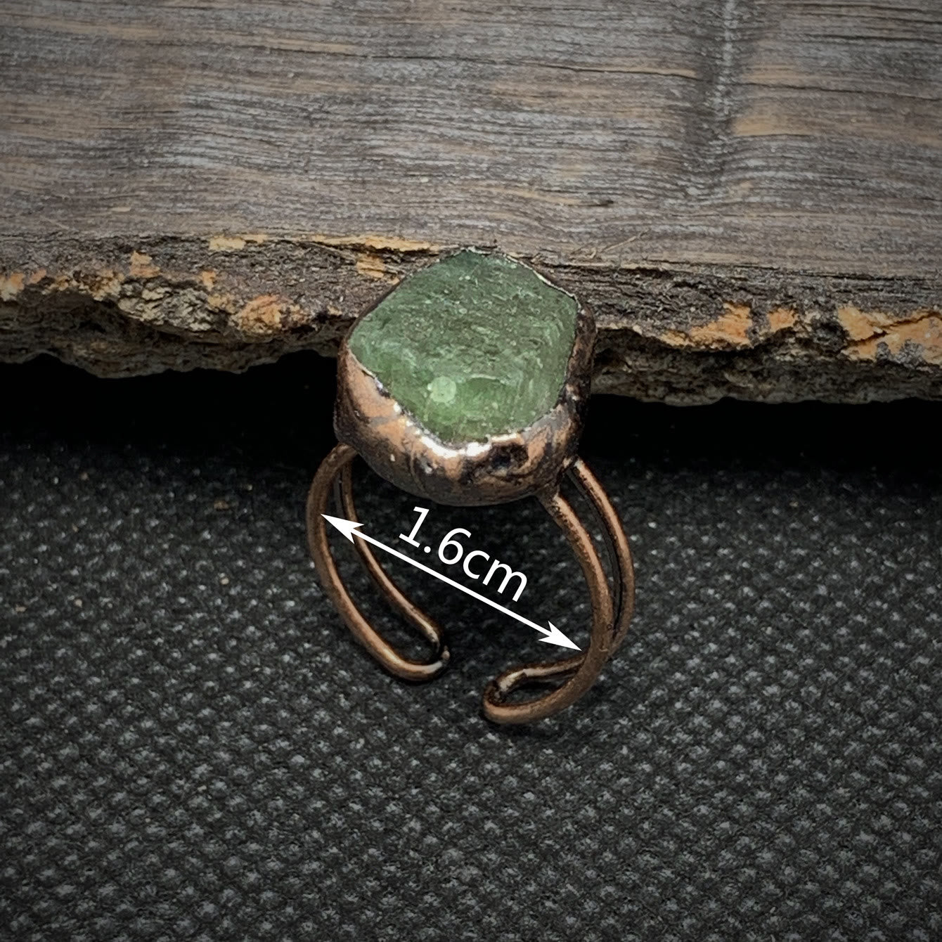 Naturlig råsten födelse ring – Selina
