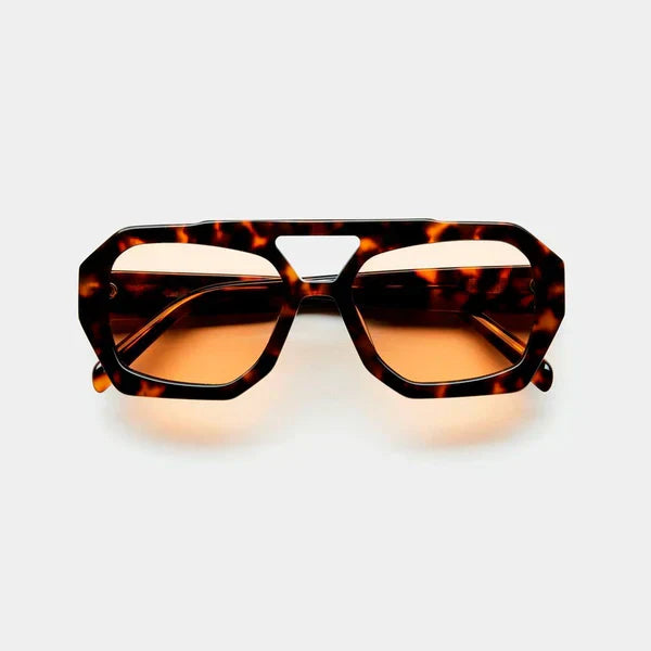 Trendy Solglasögon med Glamour Detalj – Nova