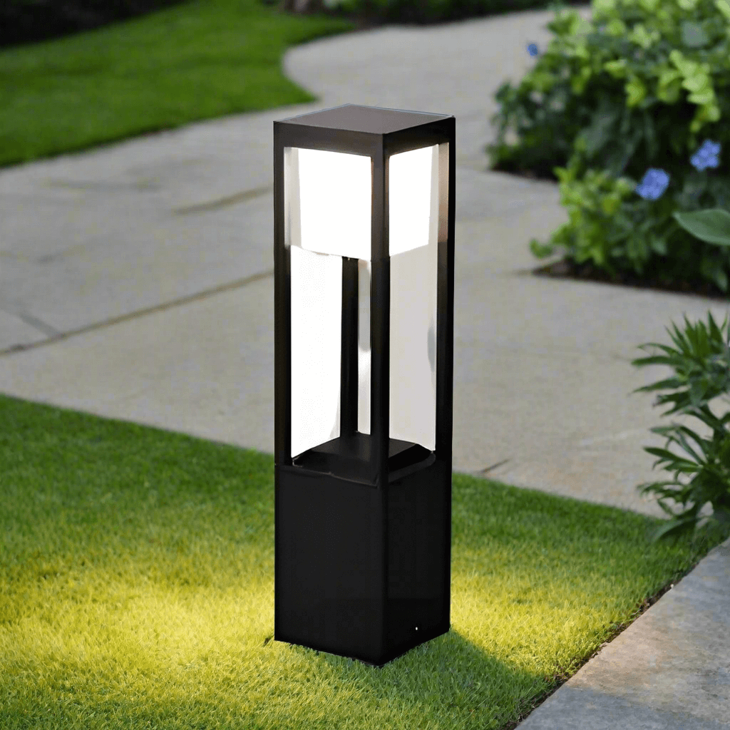 Kubformad Utomhuslampa på Solenergi (60cm)