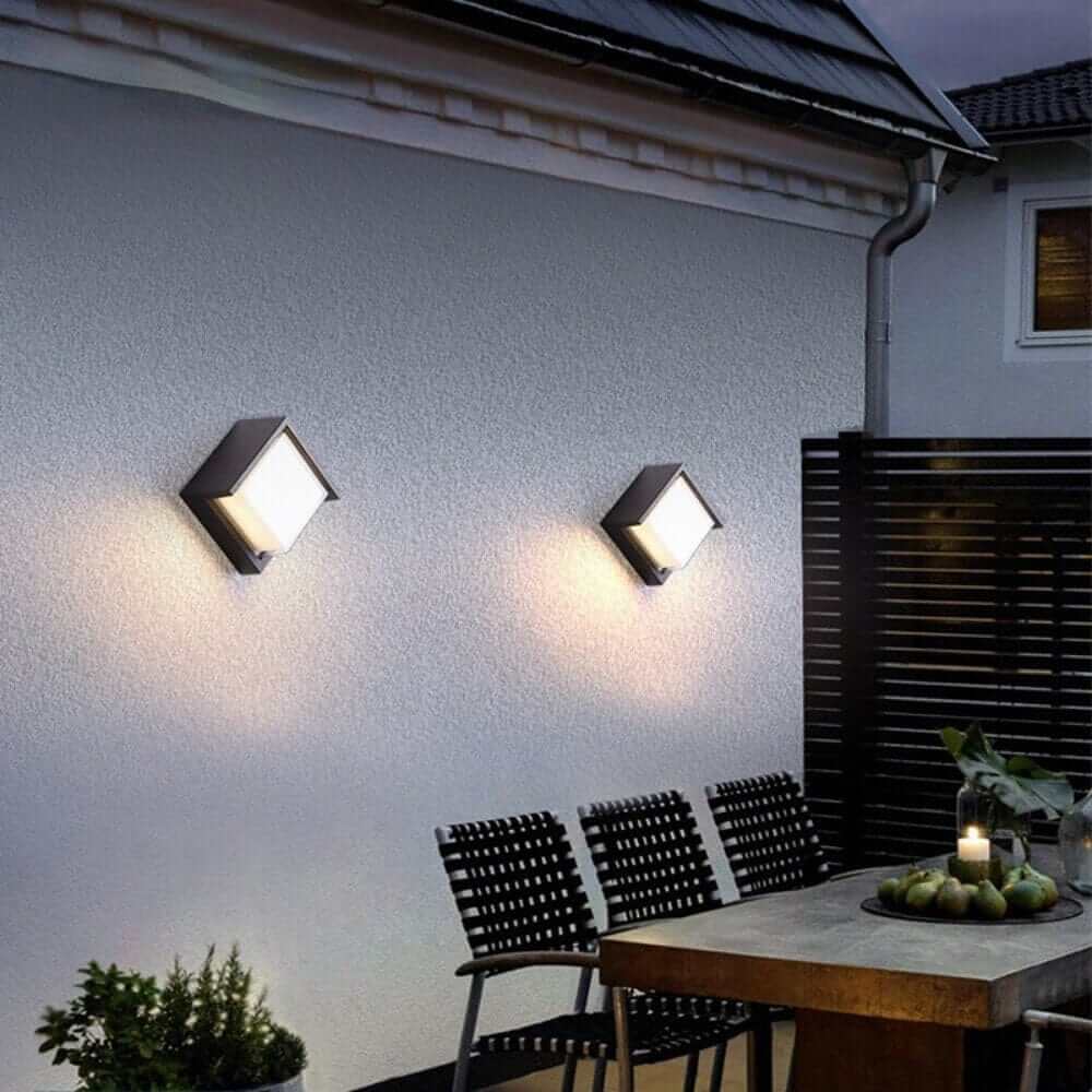 Modern Utomhusvägglampa med Rörelsesensor