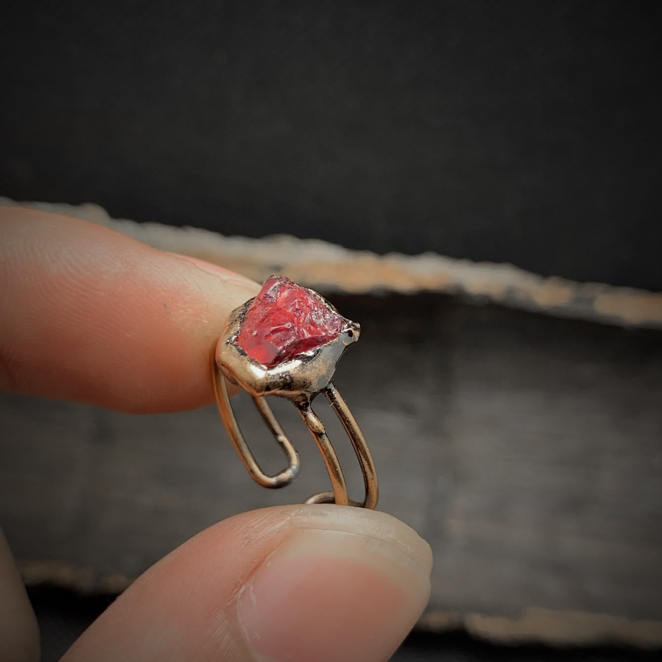 Naturlig råsten födelse ring – Selina