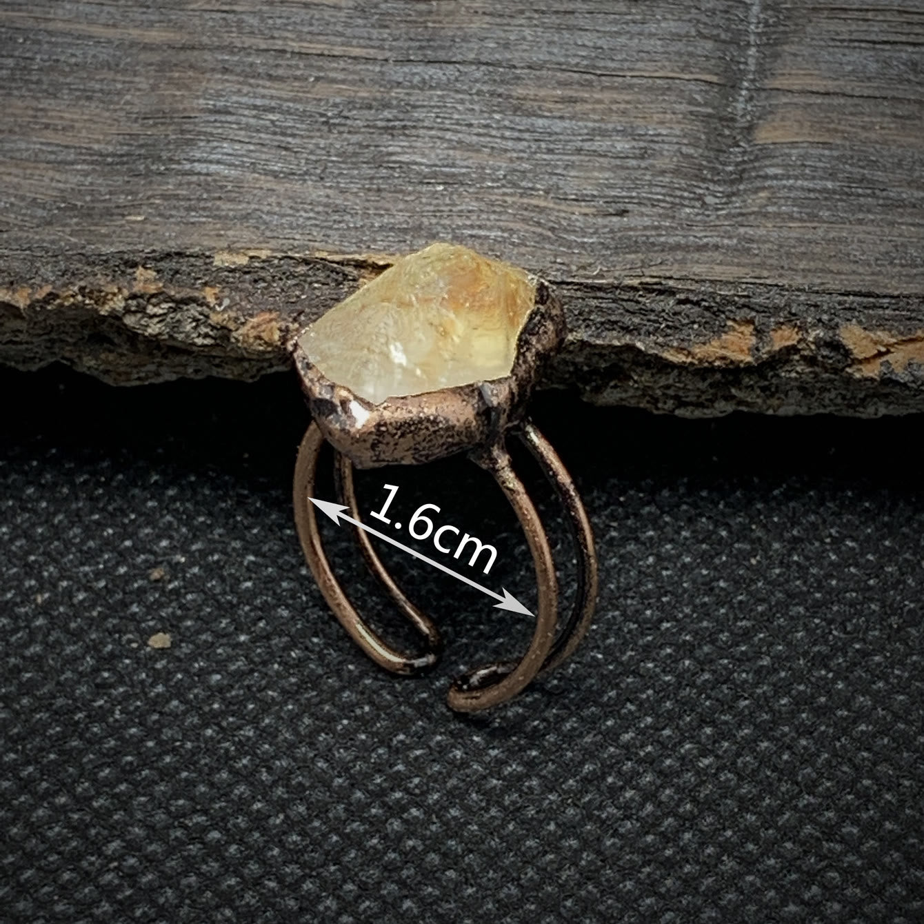 Naturlig råsten födelse ring – Selina