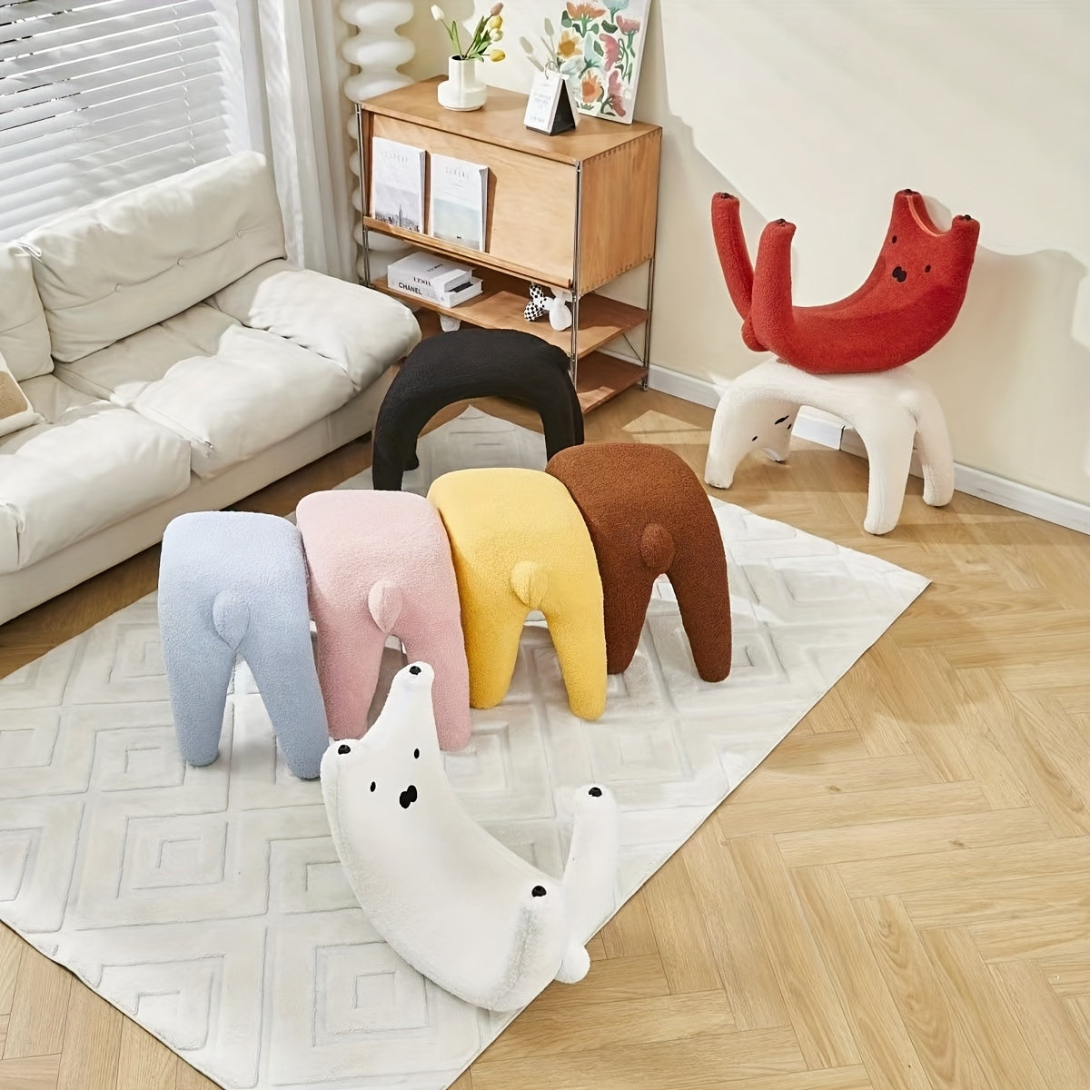 Kattformad Plyschpuff – Mysig och Funktionell Design
