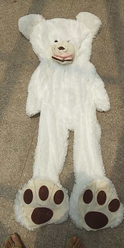 Giant Plush Cuddle Bear – HugHero