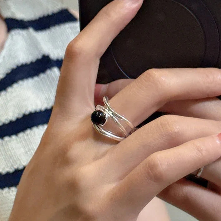 Svart Onyx Multi-Line Ring – Arden