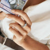 Stilren Månsten Statement Ring – Iris