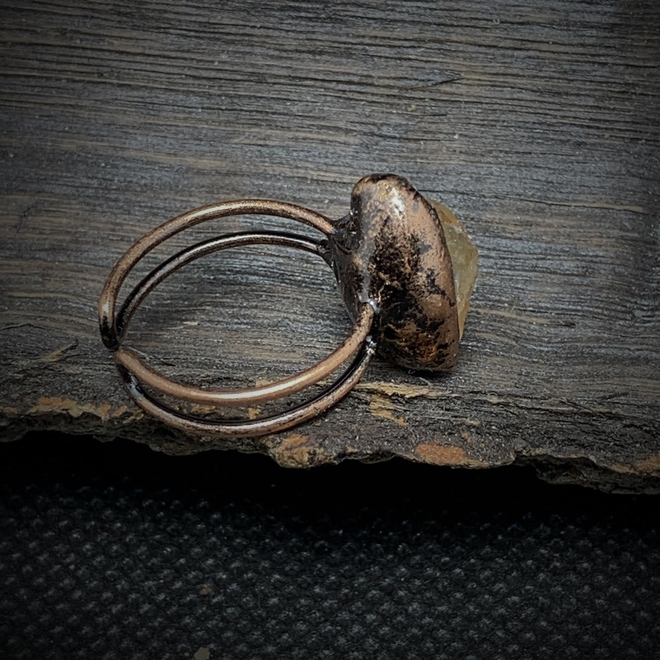 Naturlig råsten födelse ring – Selina