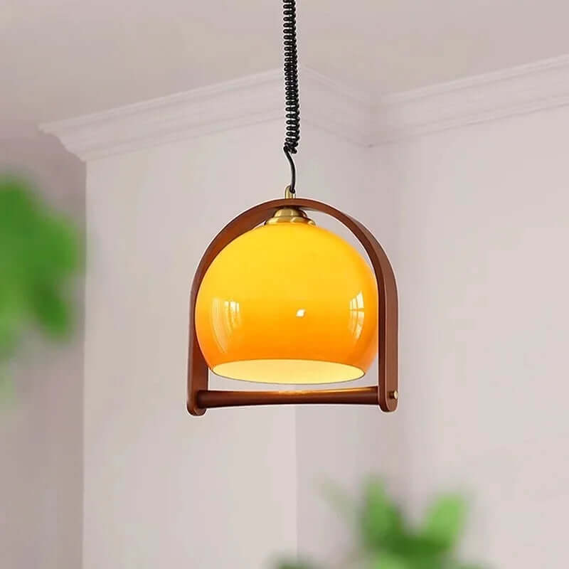 Taklampa i trä - Bauhausdesign