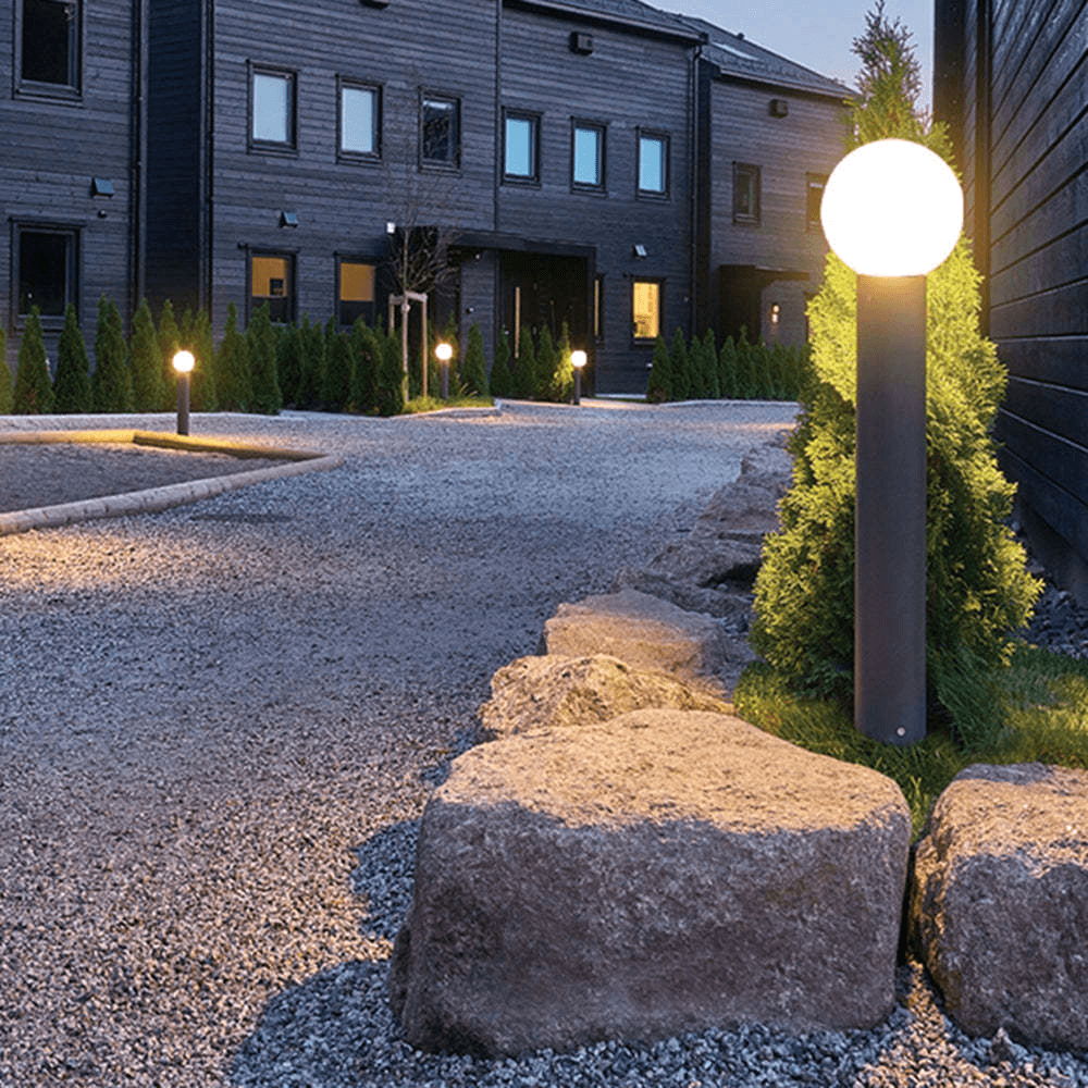 Modern LED Utomhuslampa - Trädgård & Stigbelysning