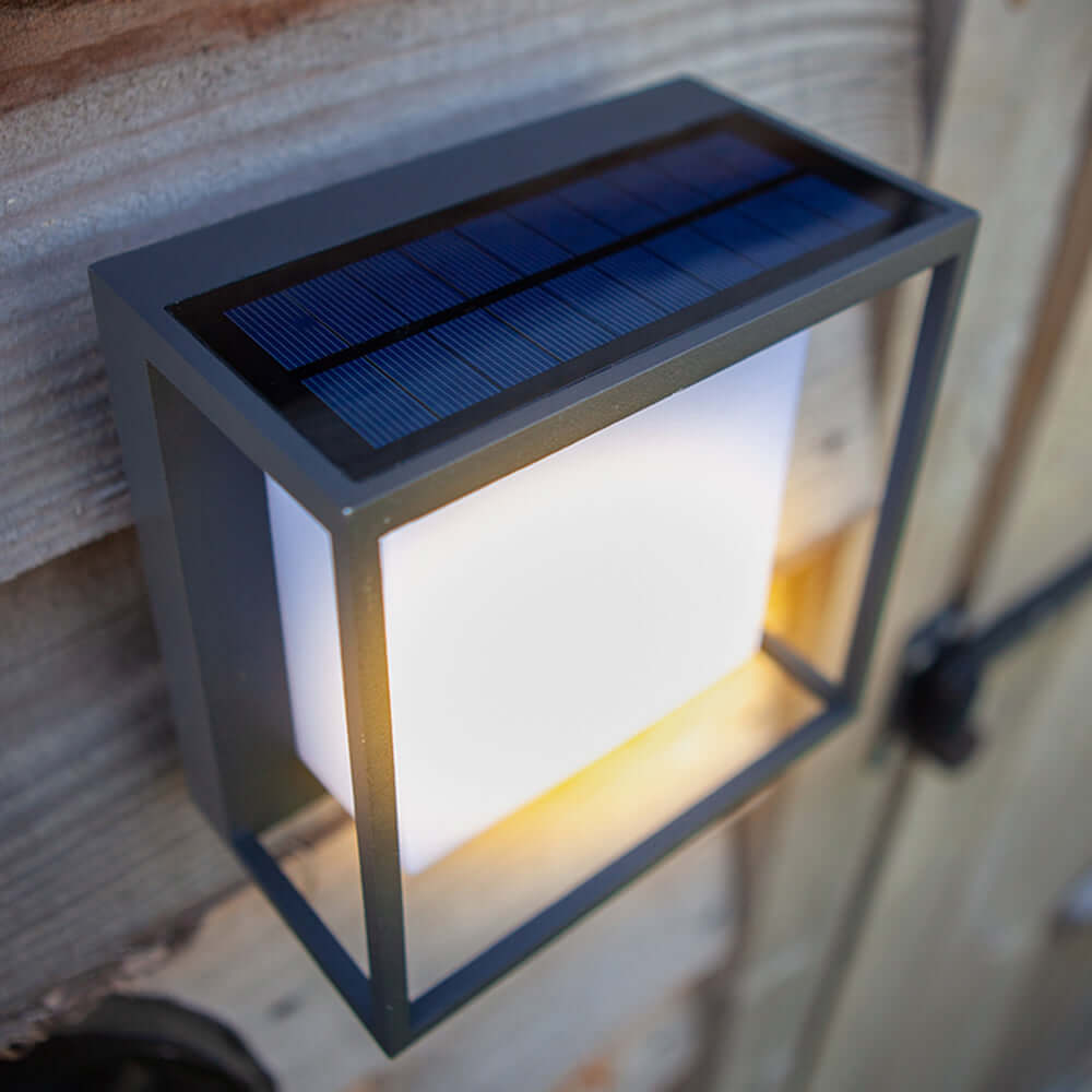 Modern Utomhusvägglampa med Solenergi & Sensor