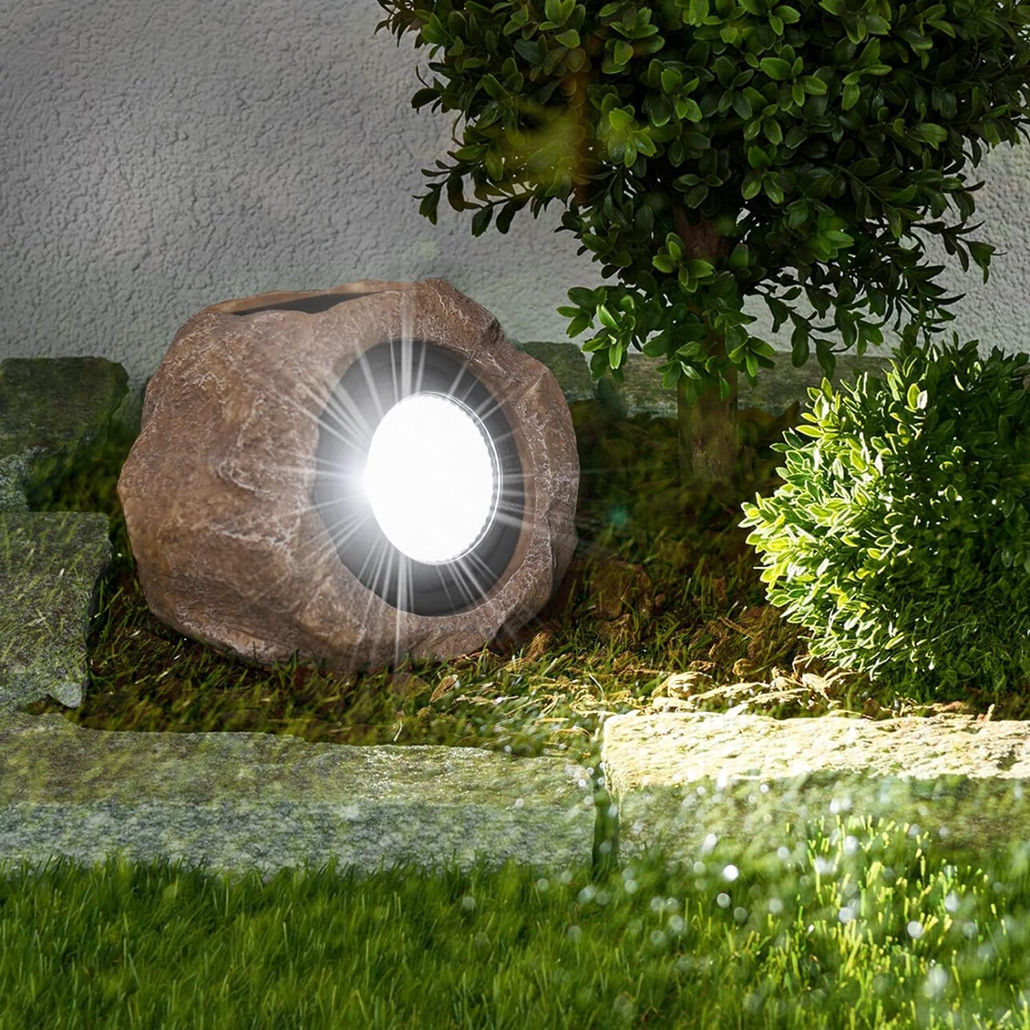 RadiantRock Solarlampa | Utomhus Belysningslösning med Energi Effektivitet och Väderbeständighet