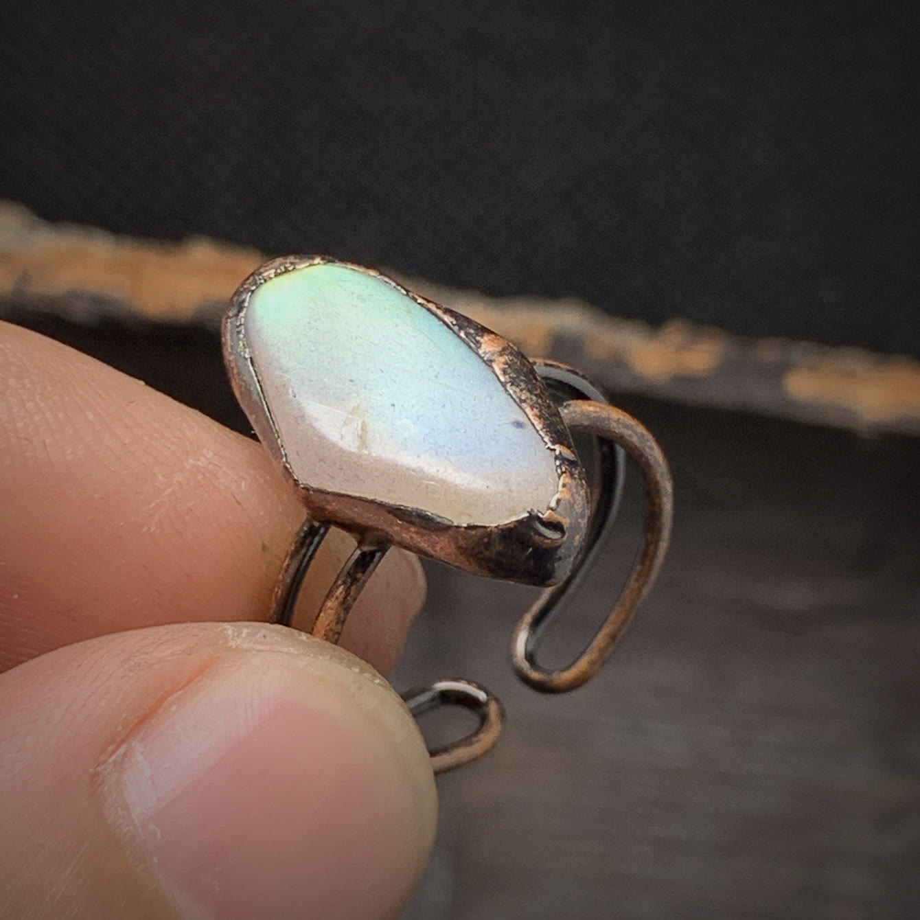 Naturlig råsten födelse ring – Selina