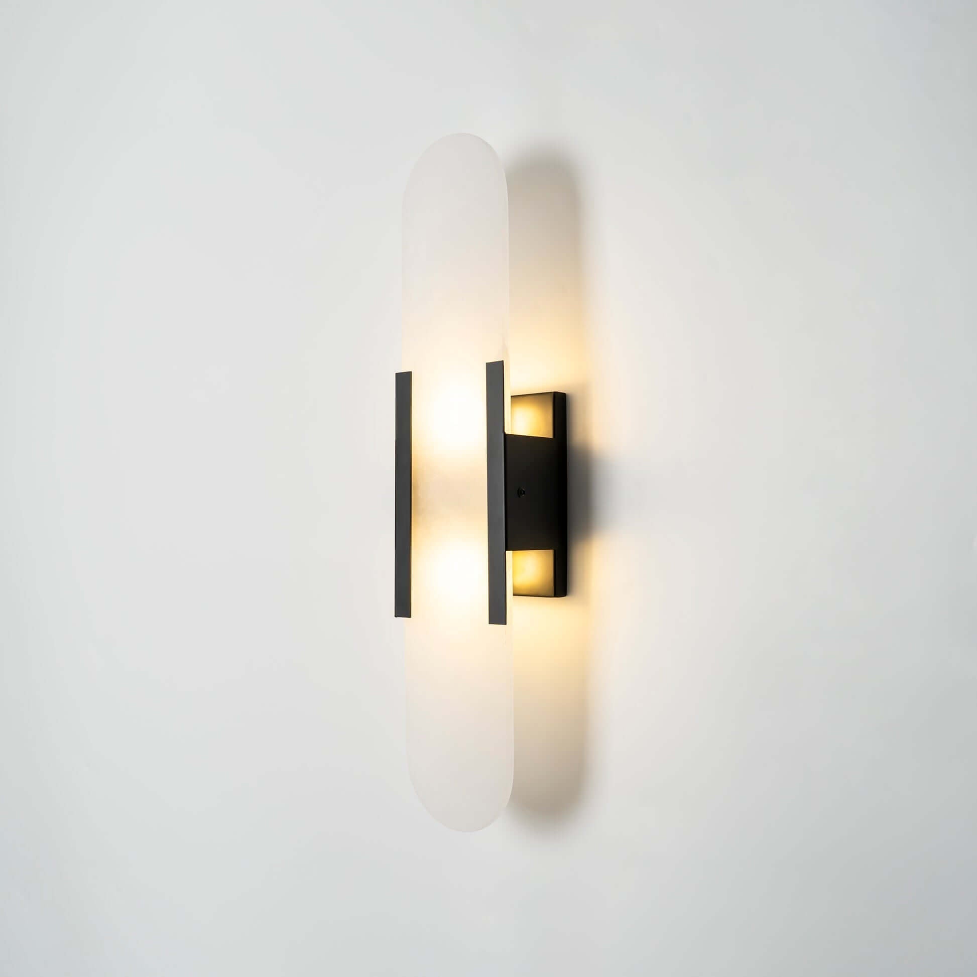 Modern Vägglampa - Alabaster & Metall