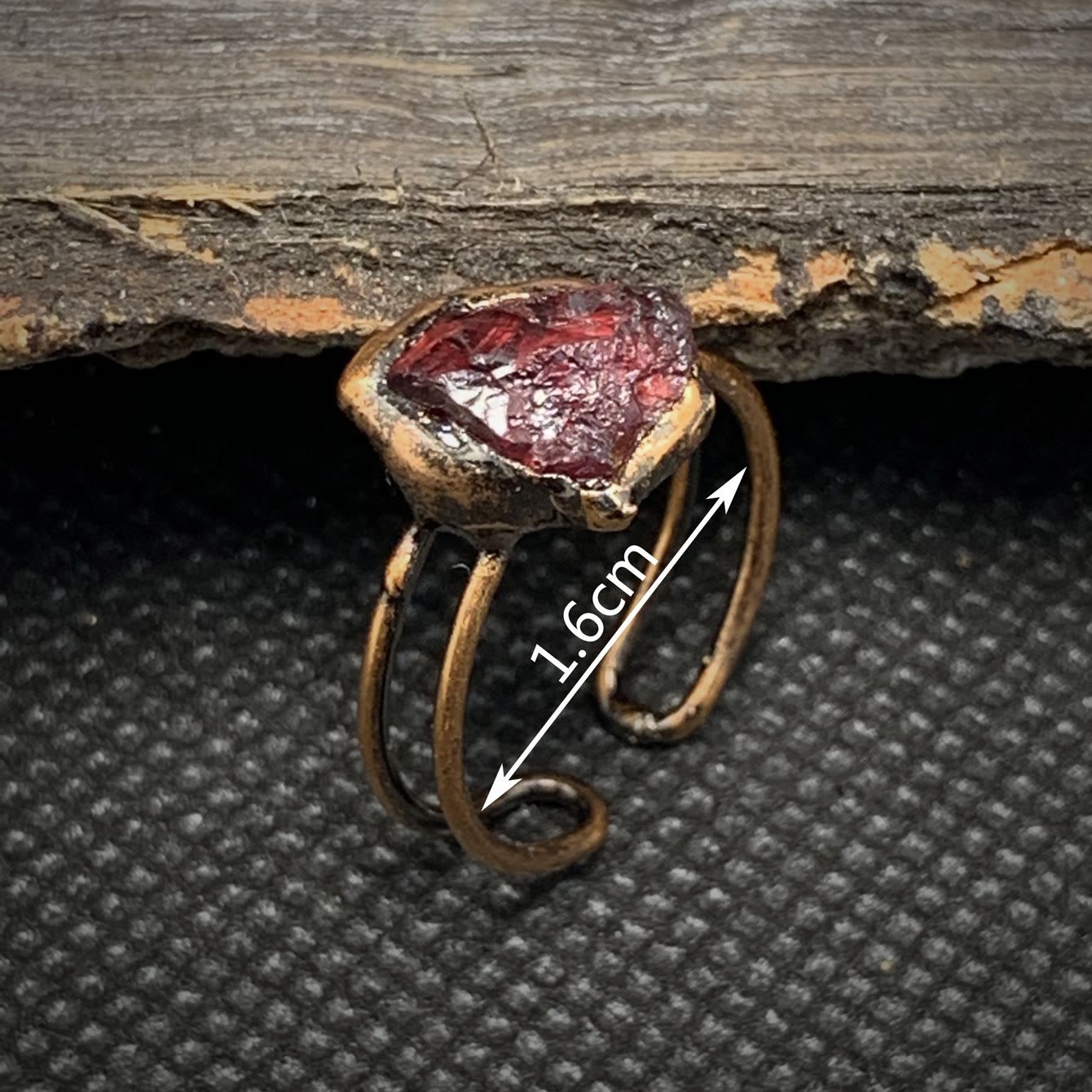 Naturlig råsten födelse ring – Selina