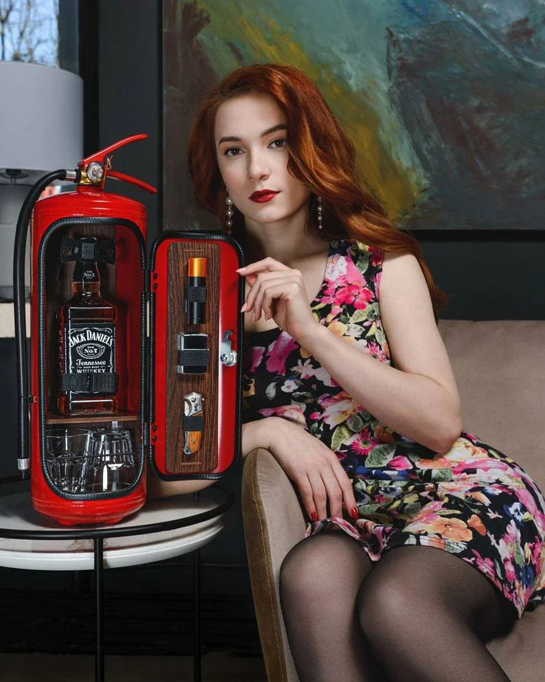 LiquorVault Deluxe Mini Bar | Modern industriell stil för spritförvaring med säkerhetslås