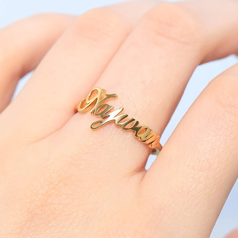 EterniRing Premium Anpassad Namnring | Handgjord Elegant Smycken i Rostfritt Stål