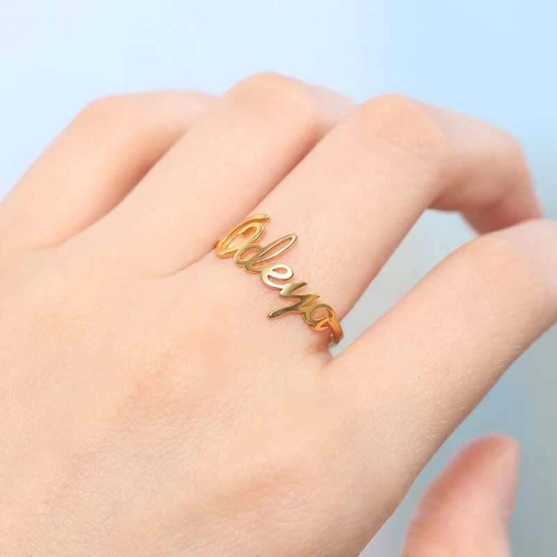 EterniRing Premium Anpassad Namnring | Handgjord Elegant Smycken i Rostfritt Stål