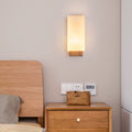 Traditionelle japanische rechteckige Wandlampe aus Holz und Glas mit 1 Lichtquelle für das Wohnzimmer