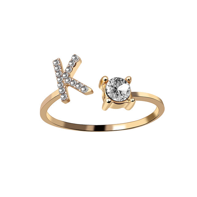 JewelEngrave | Elegant ring med dina initialer, för att bevara minnena levande