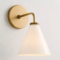 Beck moderne Wandleuchte mit konischem Schirm aus Messing