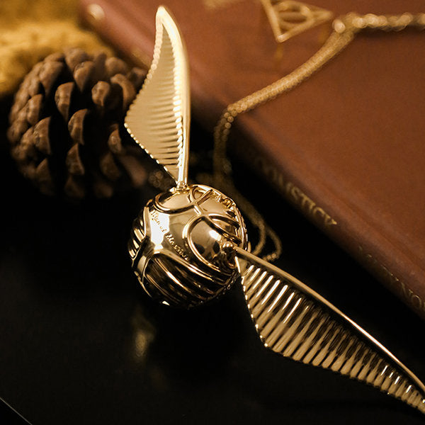 Golden Wing Orb Ring Box – Lyxig Bärbar Smyckeslåda