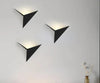 NoctiLux Geometrisk LED Vägglampa | Modern sängbelysning för moderna hem