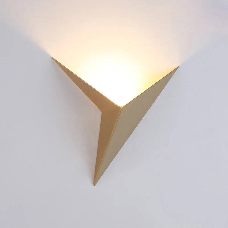 NoctiLux Geometrisk LED Vägglampa | Modern sängbelysning för moderna hem