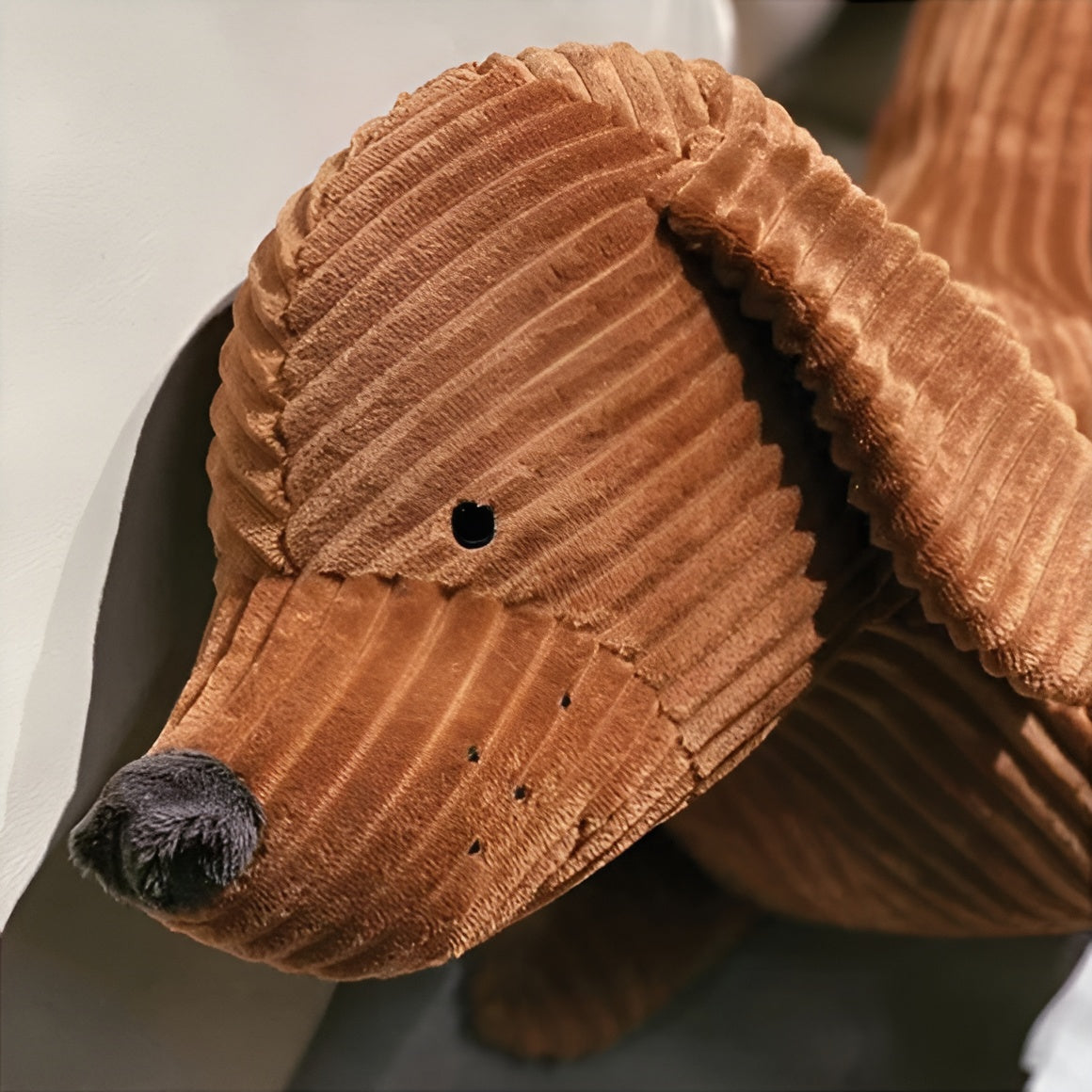 Plush Ergonomisk Dachshundkudde – DaxiRest