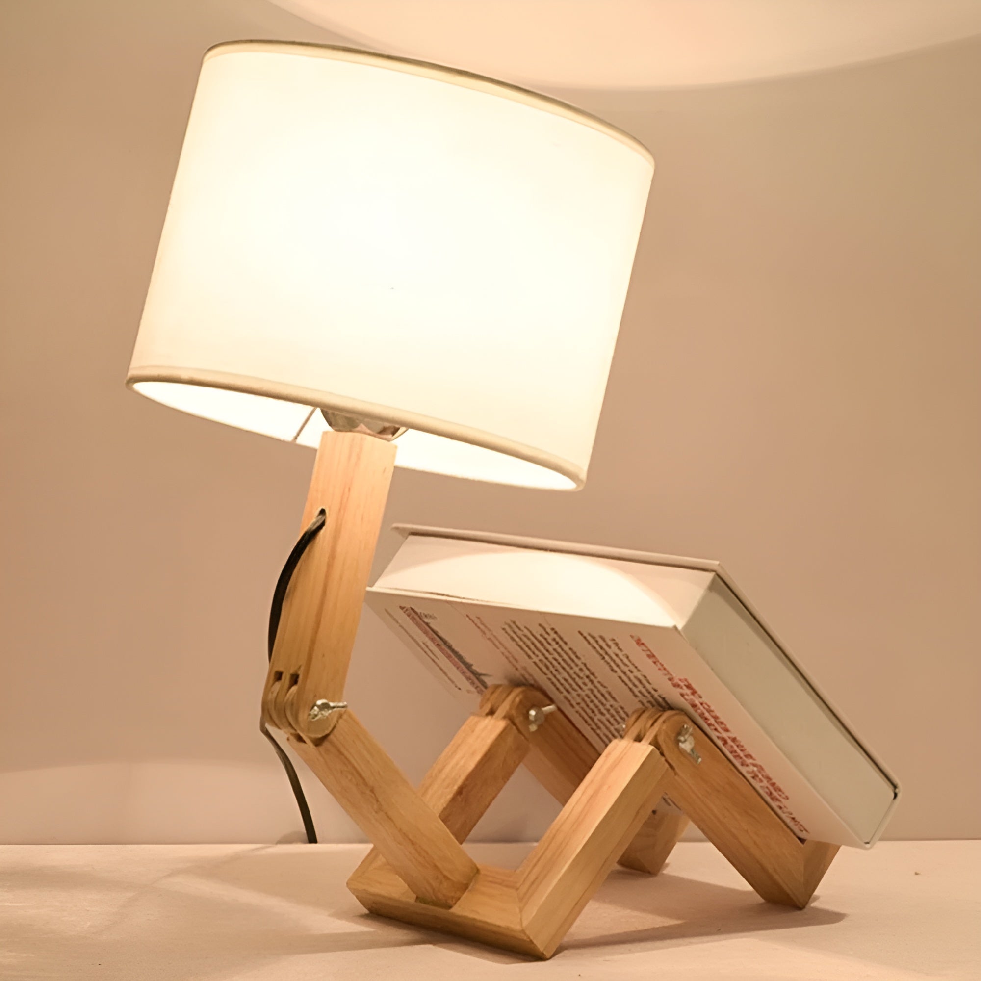 Flexibel Trä Skrivbordslampa – LumoBot