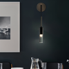 Minimalistisk Vägglampa med Rökt Glas – Orvane