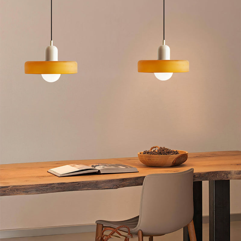 Färgglad Pendellampa i Bauhaus Stil - StiloGlas