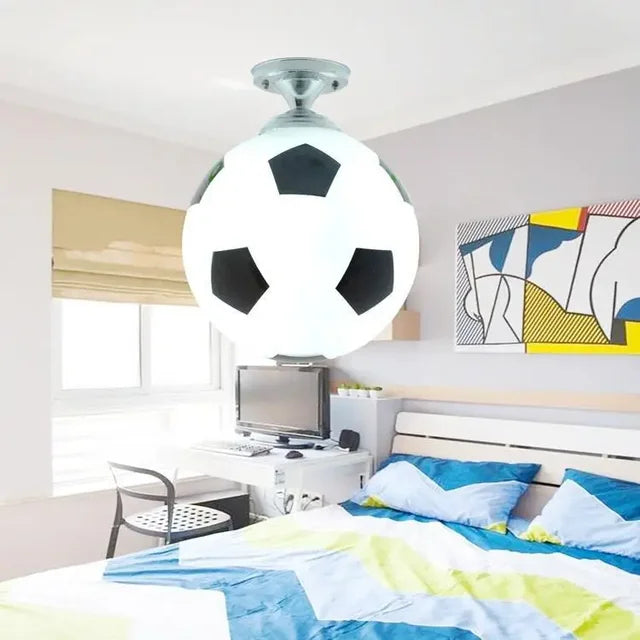 Lekfull Fotboll Taklampa – GoalBright
