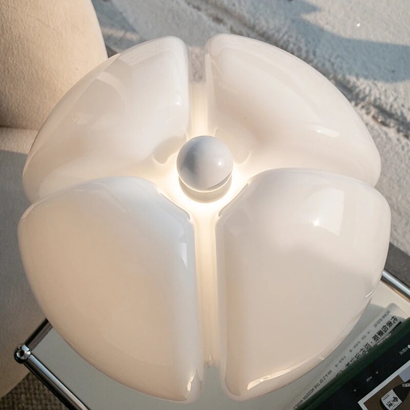 Stilig Blomsterbordslampa – Fleur