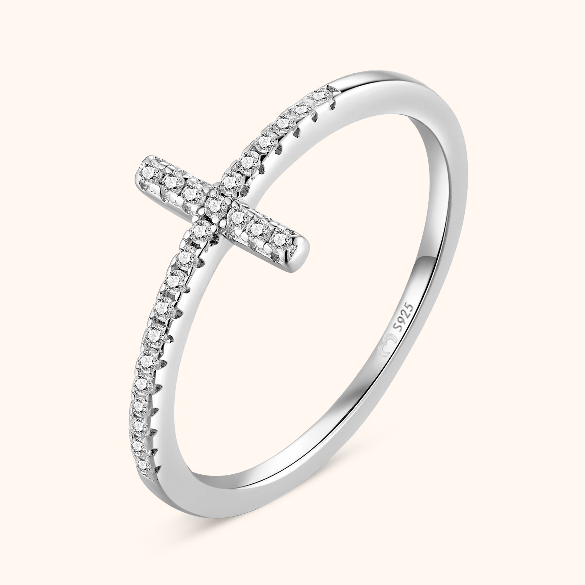 Stilig Ring med Zirkonia Kors – Tro