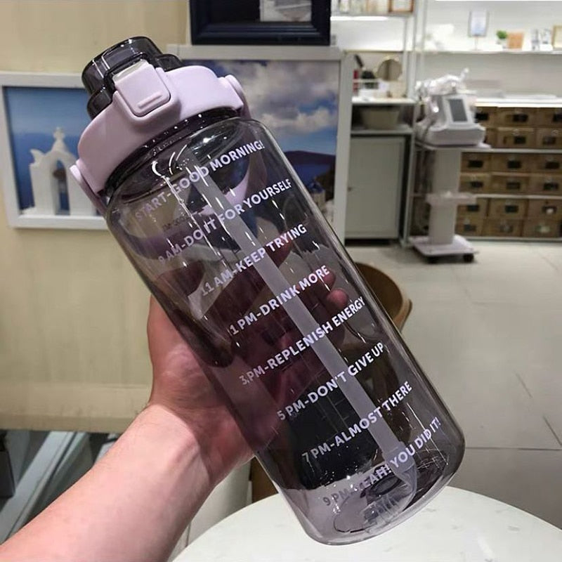 2L Motiverande Vattenflaska med Tidsmarkeringar – HydroMotivator