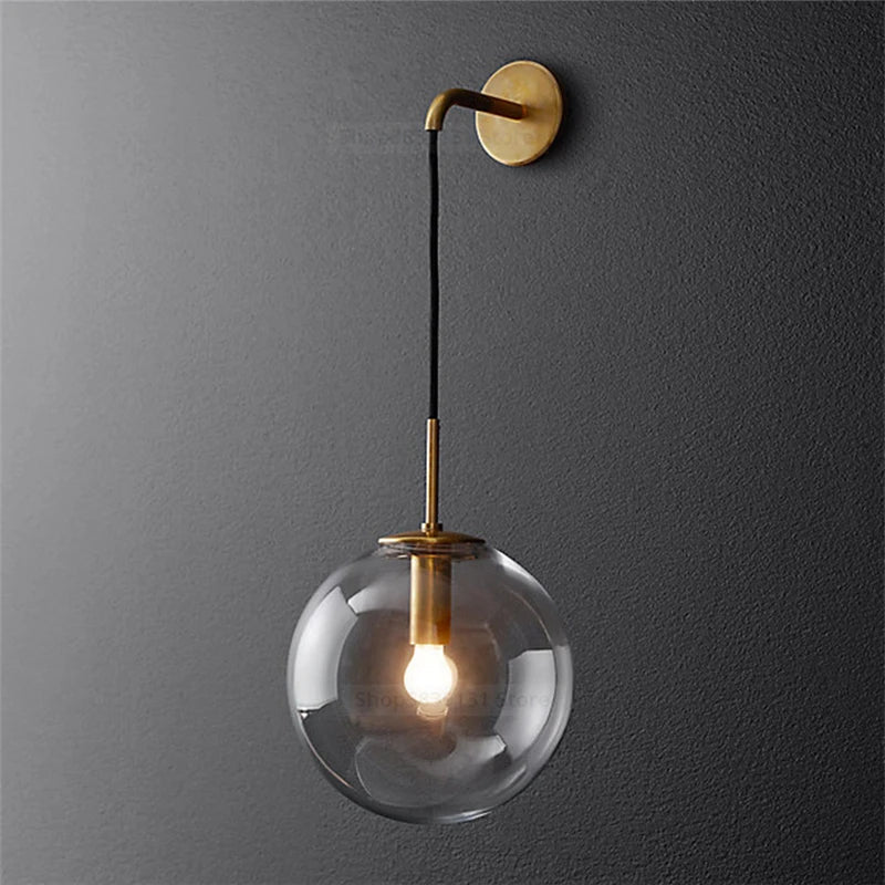 GlacioGlow Retro Glasboll Vägglampa | Elegant postmodern sänglampa för varmt atmosfäriskt ljus